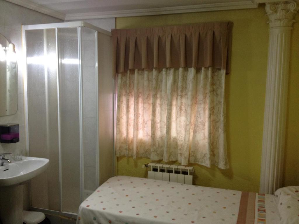 Hostal Jacinto 阿尔卡拉德荷那利斯 外观 照片
