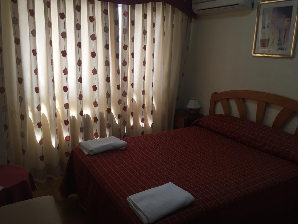 Hostal Jacinto 阿尔卡拉德荷那利斯 外观 照片