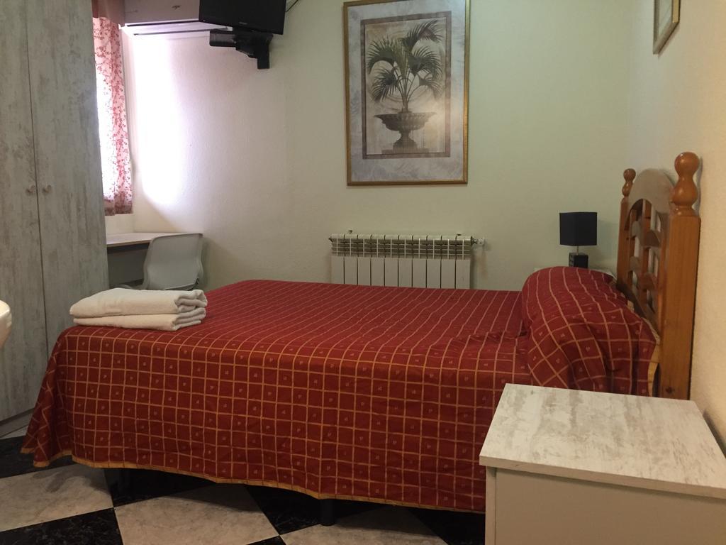 Hostal Jacinto 阿尔卡拉德荷那利斯 外观 照片