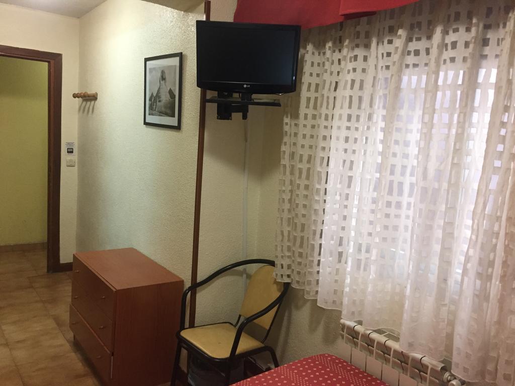 Hostal Jacinto 阿尔卡拉德荷那利斯 外观 照片